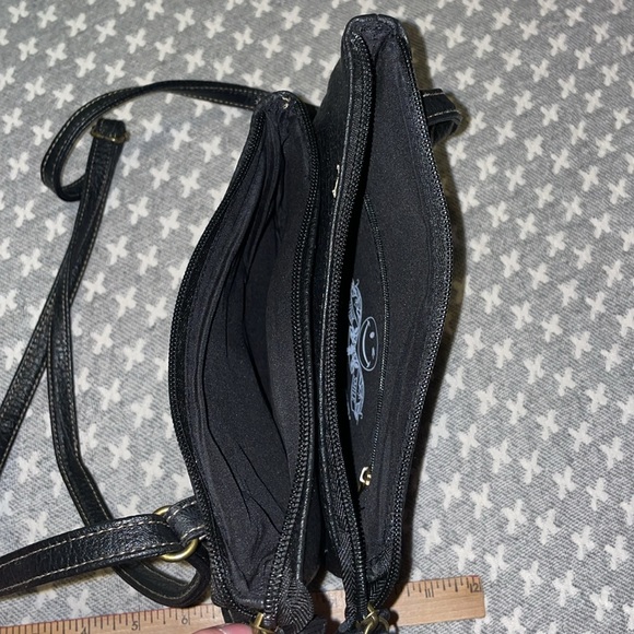 Joe Boxer small black crossbody - Picture 5 of 6